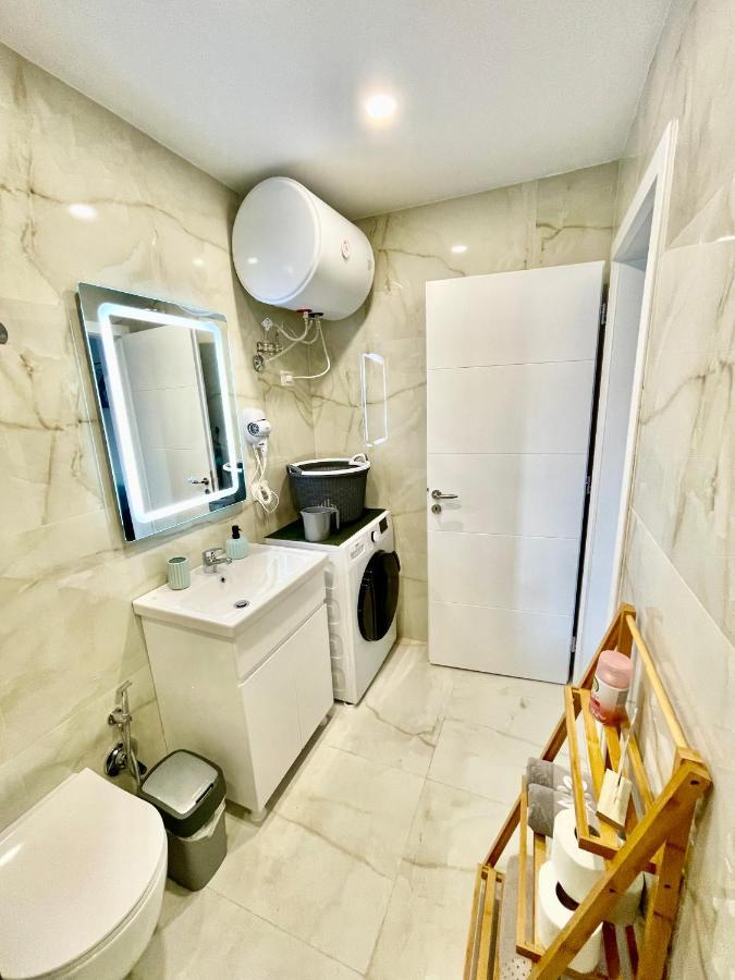 Central Studio Apartment 1, Tiranë Luaran gambar