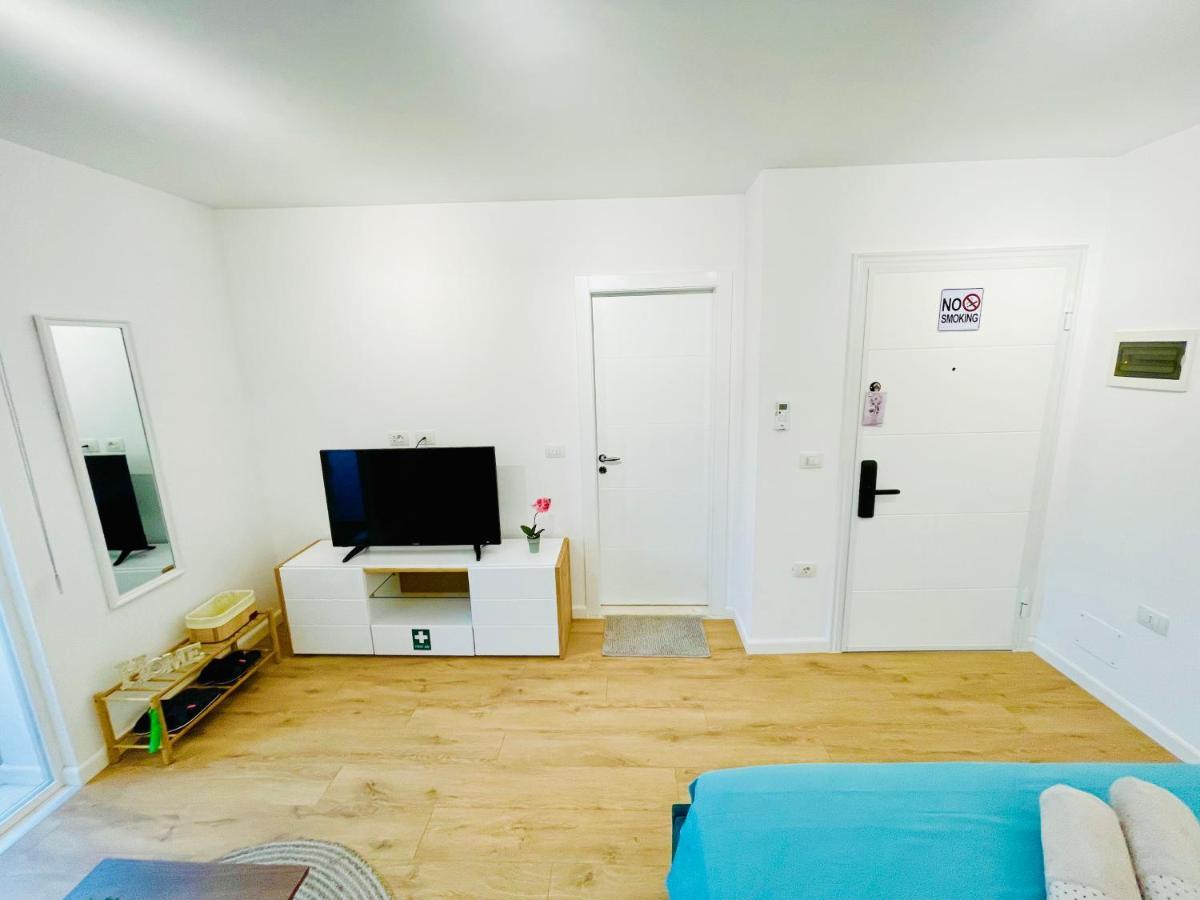 Central Studio Apartment 1, Tiranë Luaran gambar