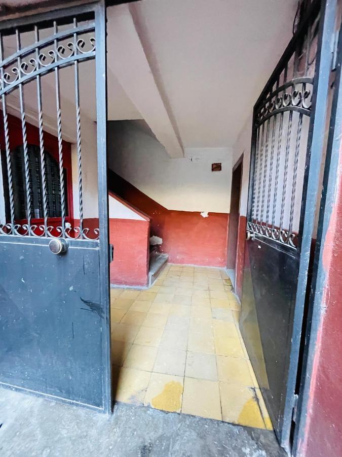 Central Studio Apartment 1, Tiranë Luaran gambar